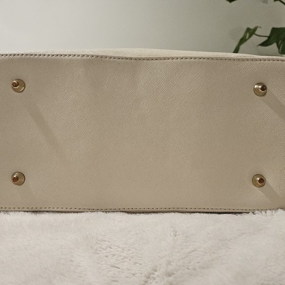 Danier Lexington Saffiano Leather Satchel with Crossbody Strap - Picture 5 of 7